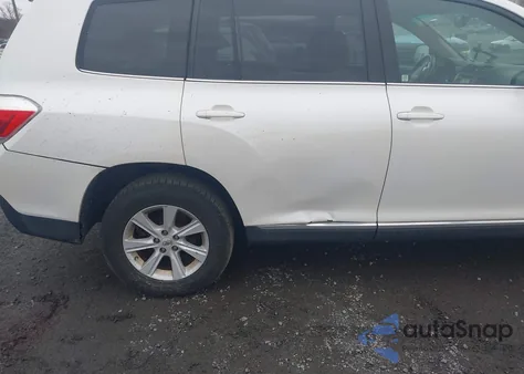 2013 Toyota Highlander Se V6 z USA, uszkodzony, nr VIN 5TDBK3EH9DS199605